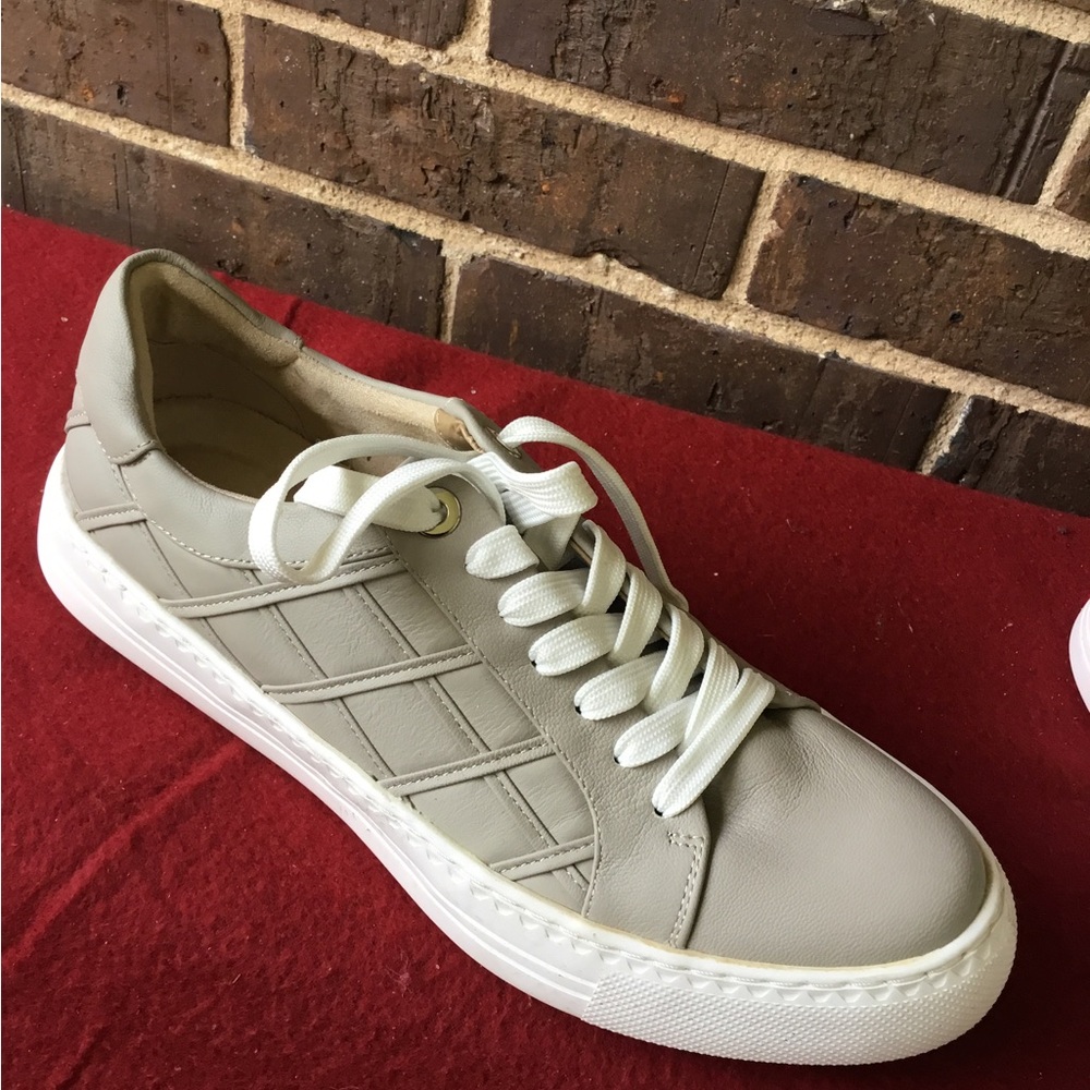Vaneli Men's Leather Sneakers in Light Taupe and White